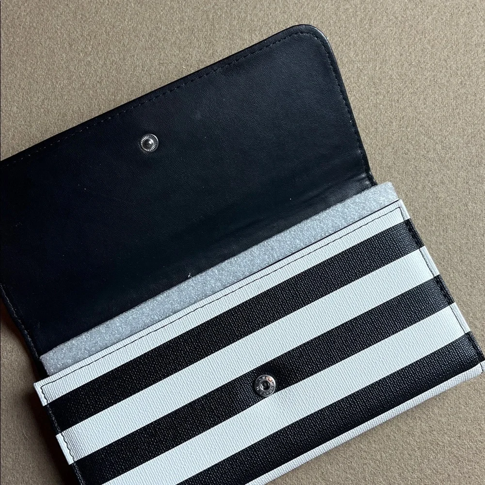 Kut from the Kloth Slim Striped Tri Fold Wallet in black and white